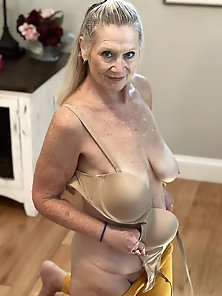 MILF ANAL SCENE NEW STUDIO